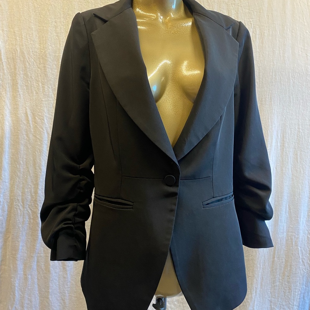 Olive Olivia Black Tailored Blazer with Wide Peaked Lapels